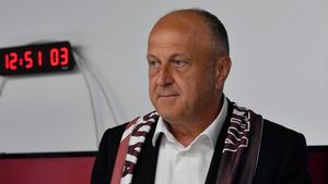 Arhitectul care a făcut proiectul pentru noul mega-stadion al echipei lui Dan Şucu e anchetat de procurori pentru trucarea licitației pentru o bibliotecă! Construcția arenei e în aer acum