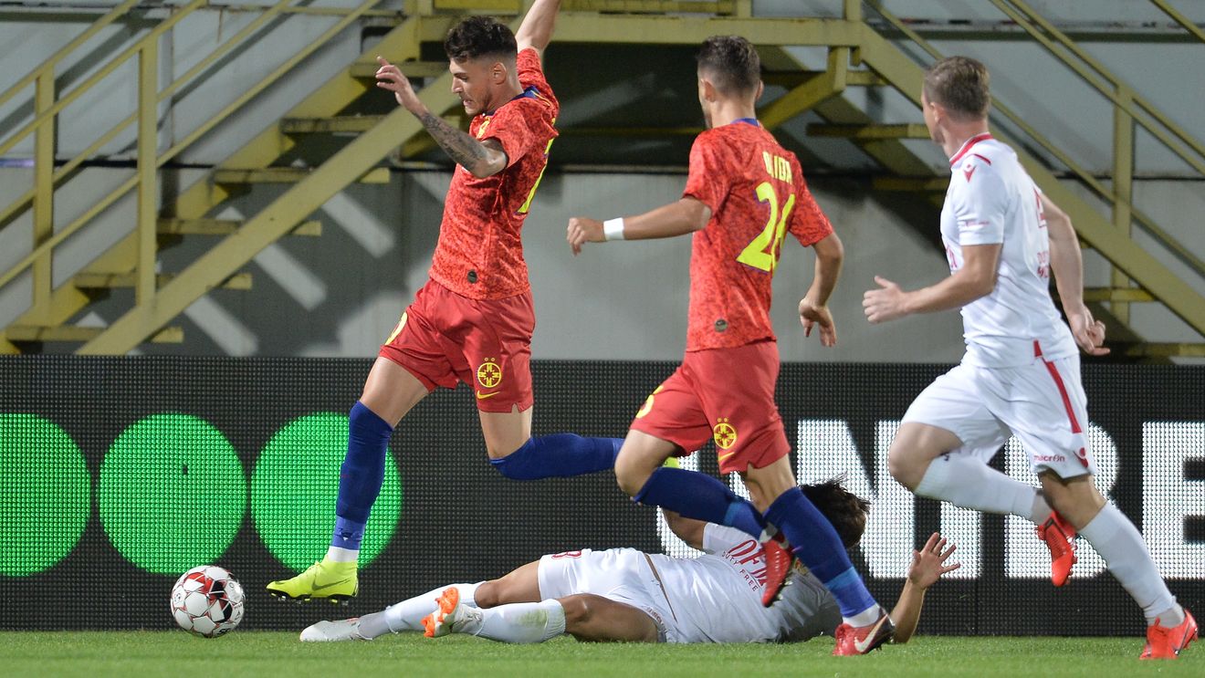 Anunț OFICIAL! Două transferuri într-o singură zi la FCSB: "Sper să nu-l dezamăgesc pe domnul Becali!"