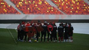 10.000 de bilete vândute pentru Dinamo - Gaz Metan Mediaș! FOTO Antrenamentul "câinilor" pe Național Arena