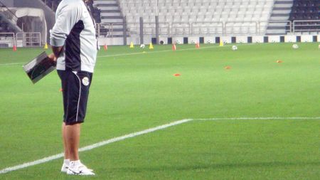 Federația din Emirate a luat atitudine în cazul lui Cosmin Olăroiu. Amenda de 500.000 de dolari dictată împotriva antrenorului a fost anulată