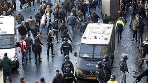 "Captură" impresionantă a poliției din Olanda! 120 de fani ai lui Juventus, arestați la Amsterdam. Ce au găsit polițiștii asupra lor