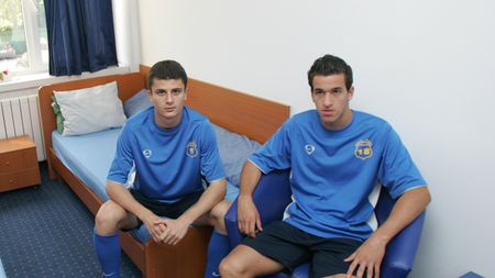 Trio de 60 de milioane
