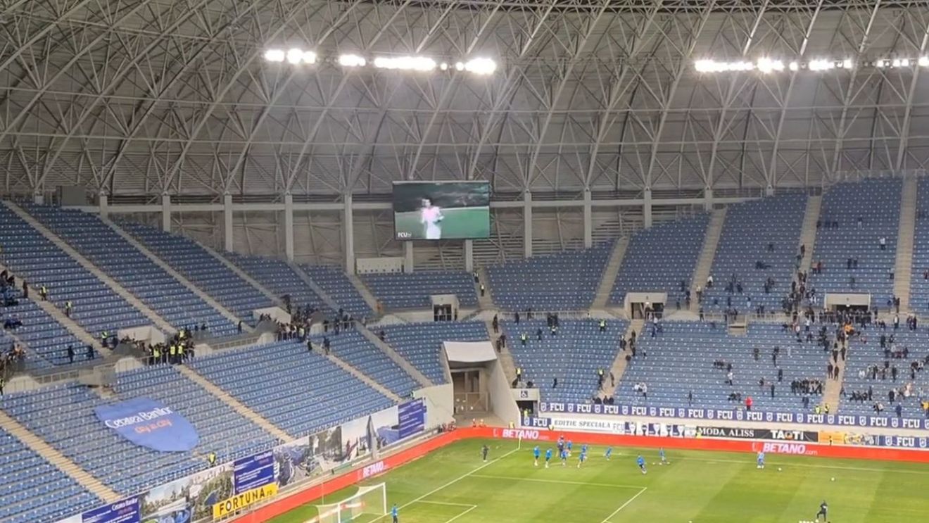 Primele incidente în tribunele stadionului „Ion Oblemenco” + O persoană, cu probleme medicale, a murit la spital | FOTO&VIDEO EXCLUSIV