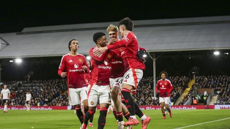 Nu sunt chiar un „balaur”! FCSB, gata de un rezultat istoric în fața gigantului Manchester United în Europa League! Cum a arătat meciul cu Fulham și ce îi așteaptă pe roș-albaștri pe Arena Națională. Statistica la care trebuie să fie atenți Charalambous și Pintilii. SPECIAL