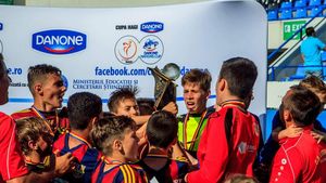 FOTO | Surprizele au început pe aeroport pentru micii campioni: Simona Halep, fotografie inedită alături de naționala U12 a României care participă la Mondialul din New York