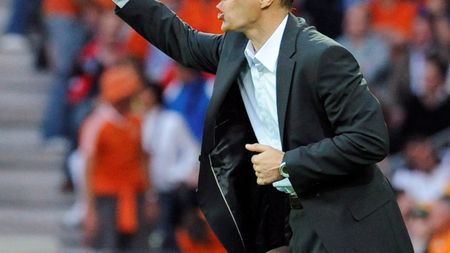 Van Basten: "Vom juca la victorie cu România"