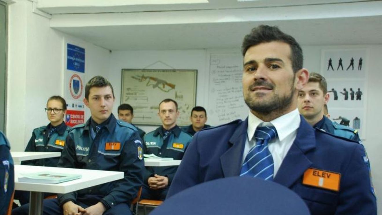 FOTO: Cadu, în rol de polițist la Cluj. "E mult mai greu decât pe teren"