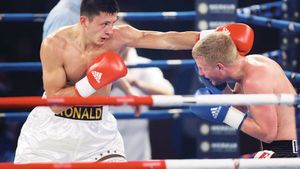 Floyd Mayweather a luat la țintă un român!** "The Trill" impresionează în Las Vegas, "Money" Mayweather îl vrea în echipa lui: "Sunt mulți cu ochii pe el, va semna cu un promoter mare"