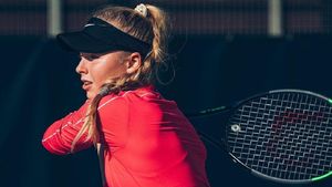 Cine este Brenda Fruhvirtova, noua Maria Sharapova a tenisului! La doar 14 ani, a învins o finalistă de Grand Slam și s-a calificat pe tabloul principal la Guadalajara | FOTO