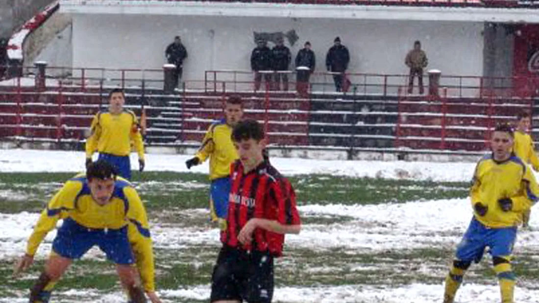 Școlar Reșița joacă amical** cu lotul UEFA 93