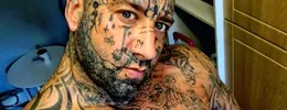 Un fost infractor arată de nerecunoscut după ce a cheltuit 30.000 de lire sterline pe tatuaje. “Am decis să folosesc durerea pentru a-mi schimba viața”