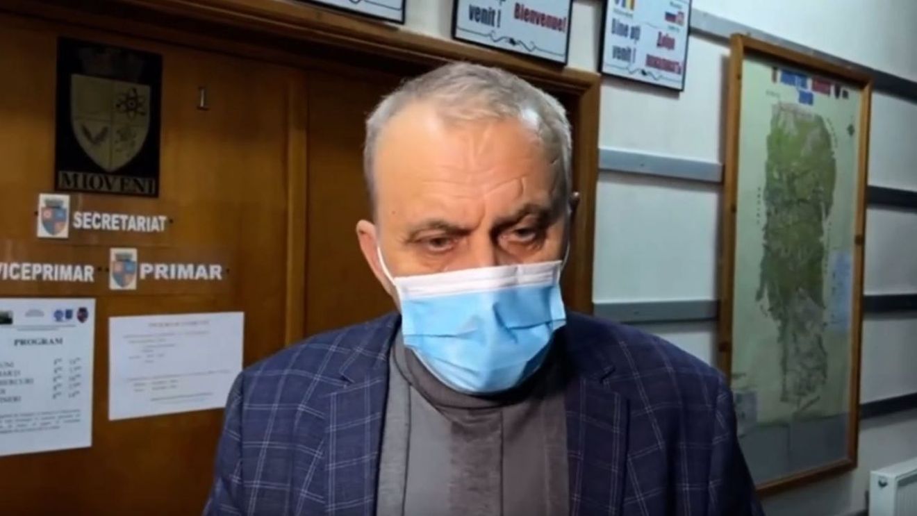 Primele imagini cu agresorii care au intrat și l-au bătut pe primarul din Mioveni, finanțatorul echipei din Liga 1! | VIDEO