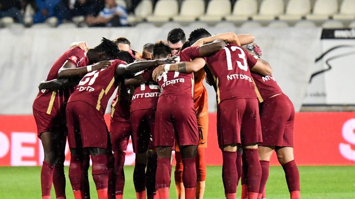 Fotbaliștii de la CFR Cluj au descoperit cheia succesului cu Slavia Praga! „Şansele noastre au venit din faze fixe". Dan Petrescu, mesaj pentru contestatari