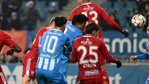 10 informații pe care nu le știați despre prima parte a Superligii! Câte perechi de frați există și câți copii de foști fotbaliști continuă tradiția din familie. SPECIAL