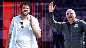 „Colaborator al Securității! A trădat pe toată lumea și dă declarații de milițian vechi”. Florin Manea, atac fără precedent la adresa lui Victor Angelescu. EXCLUSIV