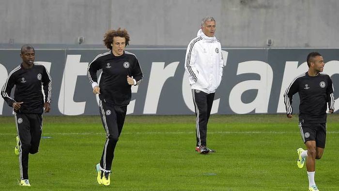 Chelsea mizează pe echipa a doua cu Steaua. Mourinho, decizie neașteptată înainte de duelul cu Reghecampf: "În mod normal, nu fac asta!"