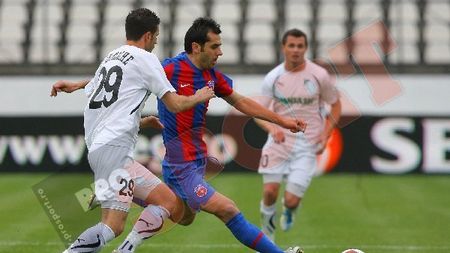 Mulțescu: "Mă gândesc să plec!** De două meciuri, portarul îmi mănâncă puncte"