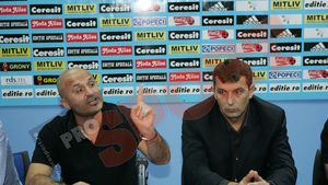 FOTO** Neagoe a fost prezentat oficial la Craiova! "Mă bucur că am revenit acasă!"