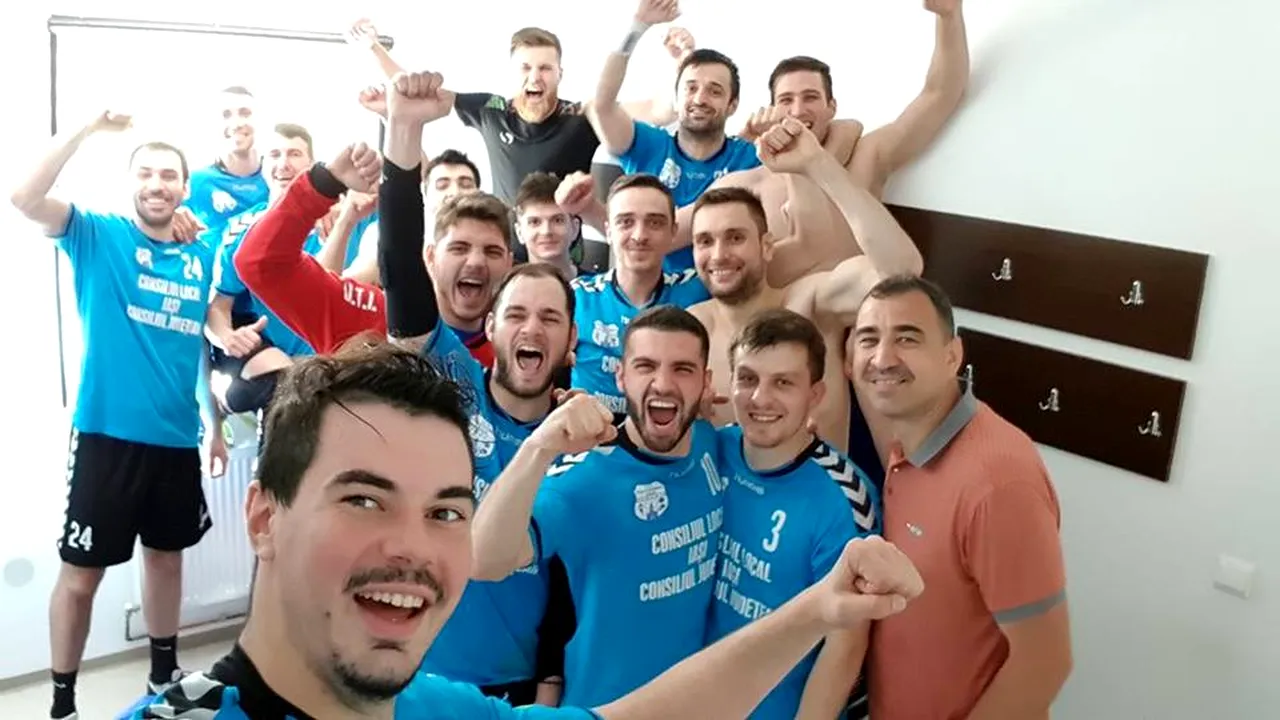 Handbaliștii de la Politehnica Iași, premiați de Primărie și Consiliul Județean după ce au promovat în Liga Națională