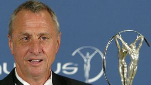 Cruyff îl critică pe Van Basten