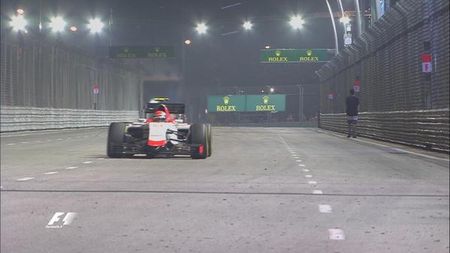 Marele Circ în Grand Prix-ul de la Singapore: două apeluri incredibile din cockpit către echipele de mecanici. De la "Om pe pistă!", la "scuze, trebuia să știu că e dement"