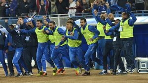 Prestația din Cupa României i-a adus un nou contract! Fotbalistul propus la Barcelona rămâne la Craiova