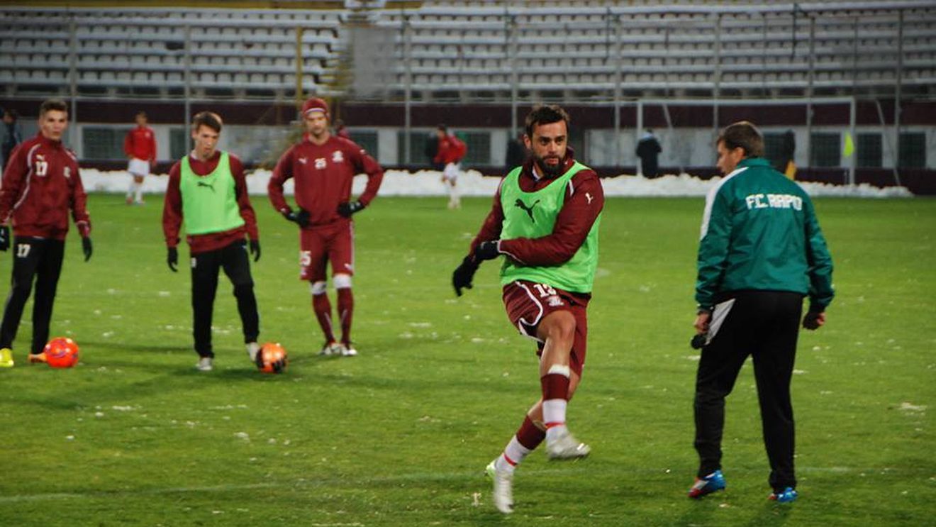 Viorel Moldovan l-a iertat pe bețivul Săndulescu! "Vreau dăruire totală pentru echipă!"