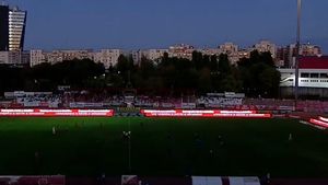 Asta mai lipsea! A picat nocturna din „Ștefan cel Mare”, la meciul Dinamo - FC Botoșani. Meciul a fost întrerupt | VIDEO