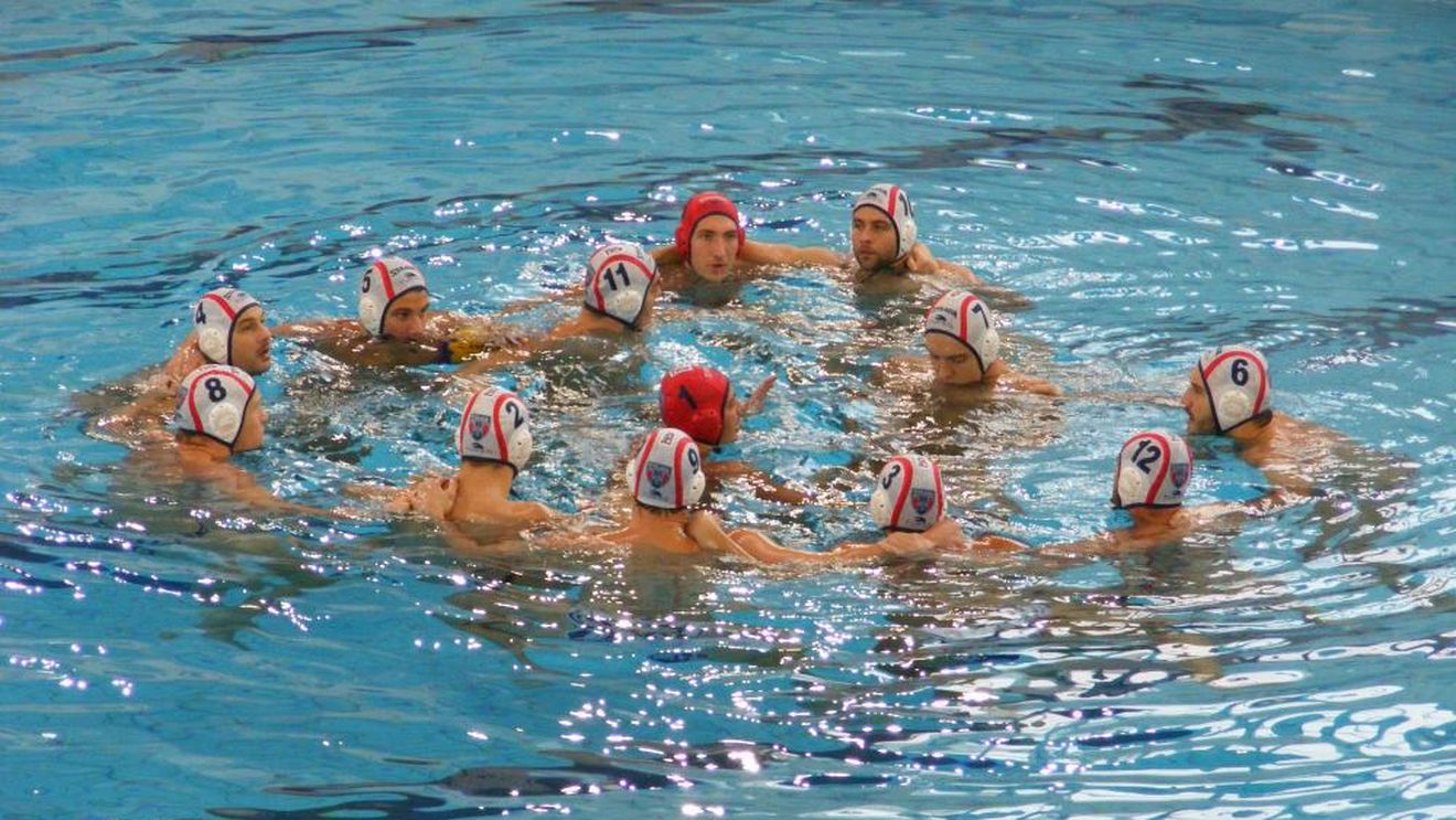Steaua s-a calificat în finala Superligii la polo. "Militarii" s-au impus în meciul doi de la Brașov cu 13-7, după un joc cu patru cartonașe roșii