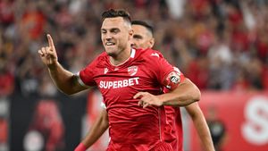 Dennis Politic merge la FCSB - Manchester United şi a dat pronosticul: „Ei vor câştiga"