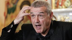 Gigi Becali, furios că a pierdut titlul, a decis în noapte ca alți doi fotbalişti cu contracte şi ani buni la FCSB să fie dați afară: „Să plece liber, ai luat destui bani, pleacă!" | VIDEO