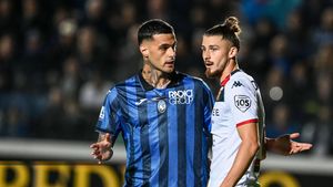 Cu cât îl vinde Genoa pe Radu Drăgușin. Prețul de transfer e uriaș