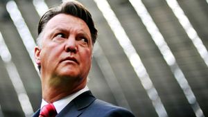 Hoenes justifică demiterea lui Van Gaal prin faptul că antrenorul a pierdut contactul cu jucătorii