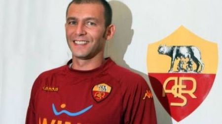 Lobonț le închide ușa "câinilor": "Vreau să rămân la Roma! Aici mă simt acasă"