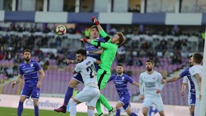 Cum a ajuns o poruncă din Vechiul Testament marele secret al succesului în fotbalul românesc. "Eu vă spun, se poate trăi cu buget de 1,5 milioane în Liga 1! Trebuie să fii atent ca angajații să nu sară calul." Dezvăluiri din interiorul unui club de primă ligă