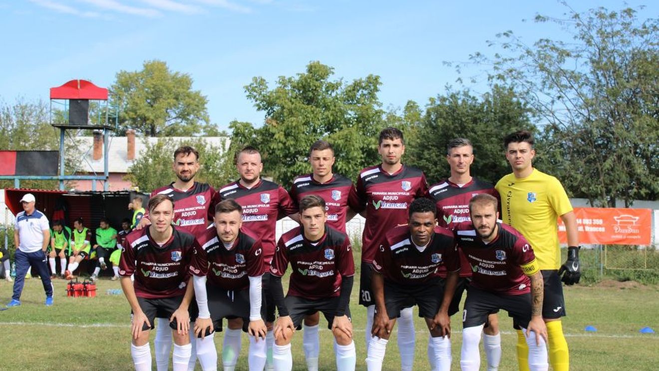 CSM Adjud 1946, clubul din Liga 4 simpatizat de Sven Goran Eriksson, s-a reinventat! Și-a adus antrenor cu Licența A și face ședințe foto ca în Premier League | SPECIAL