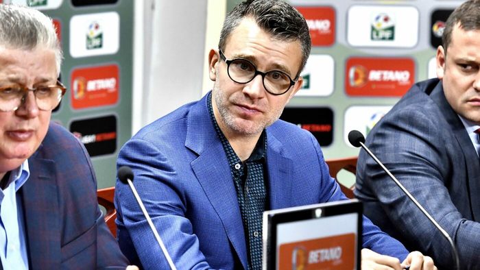 Vrea să fie noul președinte al LPF și atacă FRF: „Comunism!”