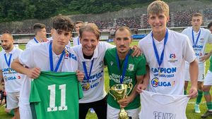 SPECIAL | ”Un constructor a eliminat echipa Chirurgului”. Portarul Dumbrăviței are zile când merge la lucru la 5 dimineața. Ce l-a motivat să reziste fără gol în fața Reșiței