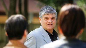 "Dragomir va sta 50 de ani la LPF!** Nu cred că-l va da Gigi jos"