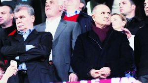 Verdeș refuză să-i ia locul lui Dinu "Vamă":** "Mă mir că Rapidul a rămas fără manager, dar nu merg ca președinte"