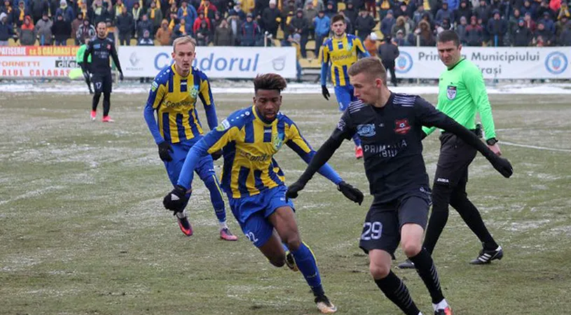Derby înghețat! Dunărea Călărași și FC Hermannstadt au remizat și au pierdut din avansul față de Chindia.** Sibienii au irosit un penalty și fost mai periculoși per total