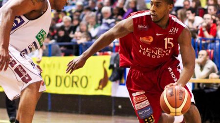 CSM Oradea l-a transferat pe baschetbalistul american Sean Barnette