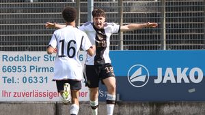 Germania e gata să „fure” un fotbalist român de 16 ani! A marcat deja pentru naționala U17 a „panzerelor”