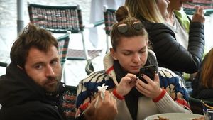 Iubitul Simonei Halep s-a panicat după ce a fost surprins de paparazzi în compania jucătoarei! La ce gest a recurs bărbatul 