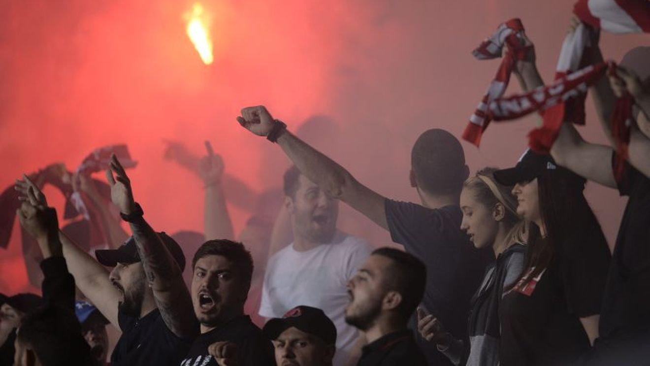 Căpitanul lui Dinamo a luat cuvântul: "Îmi cer mii de scuze pentru ce au făcut suporterii noștri" | Fanii câinilor au stricat momentul de reculegere ținut în memoria lui Cristian Țopescu și au agresat un cameraman!