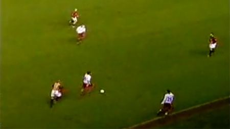 Sir Alex nu a mai văzut asta în toată cariera!** A marcat, și-a scos tricoul și a continuat să joace la BUSTUL GOL! VIDEO