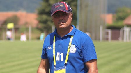 Scandal la Brăila după doar un joc în Liga 2. Florentin Petre a răspuns acuzelor de blat lansate de fani: ”Asociația «suporterilor anonimi» să se ocupe de altceva, de cotele apelor Dunării. Aruncă noroi fără noimă”