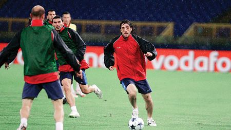 Trombetta pregătește un sistem cu doi mijlocași la închidere