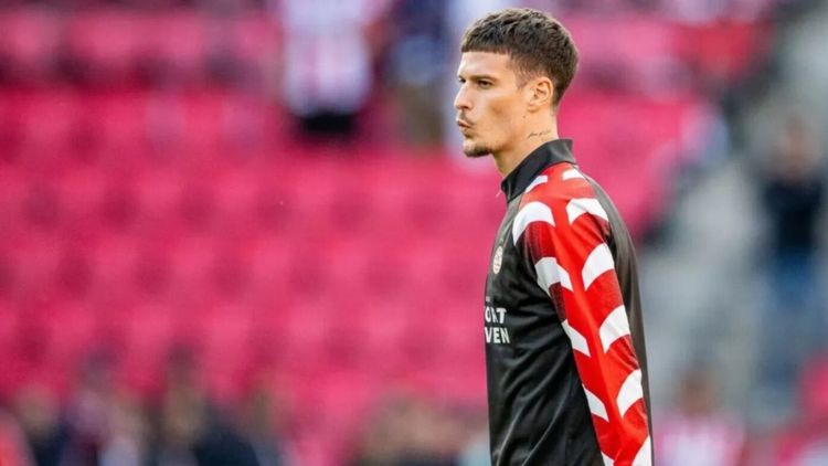 Dennis Man, criticat înaintea meciului cu FC Porto! Fostul internațional olandez s-a săturat: „El și Bajraktarevic sunt ranchiunoși. PSV să folosească tinerii în locul lor”