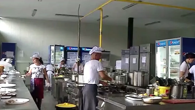 Un bucătar din Costinești face dezvăluiri revoltătoare! Ce se întâmplă la unul dintre cele mai populare localuri din stațiune